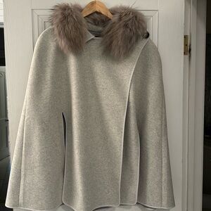 Gray cape with fur